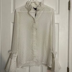 Ladies blouse ivory color. Sz medium